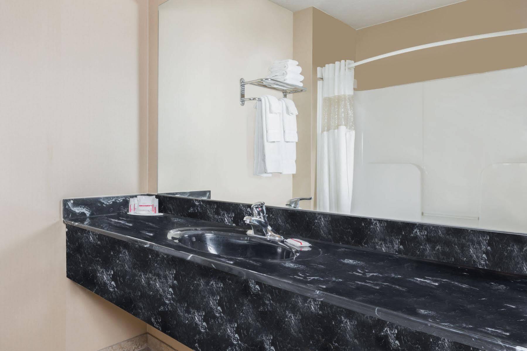 Ramada Encore By Wyndham Lima San Isidro Ngoại thất bức ảnh